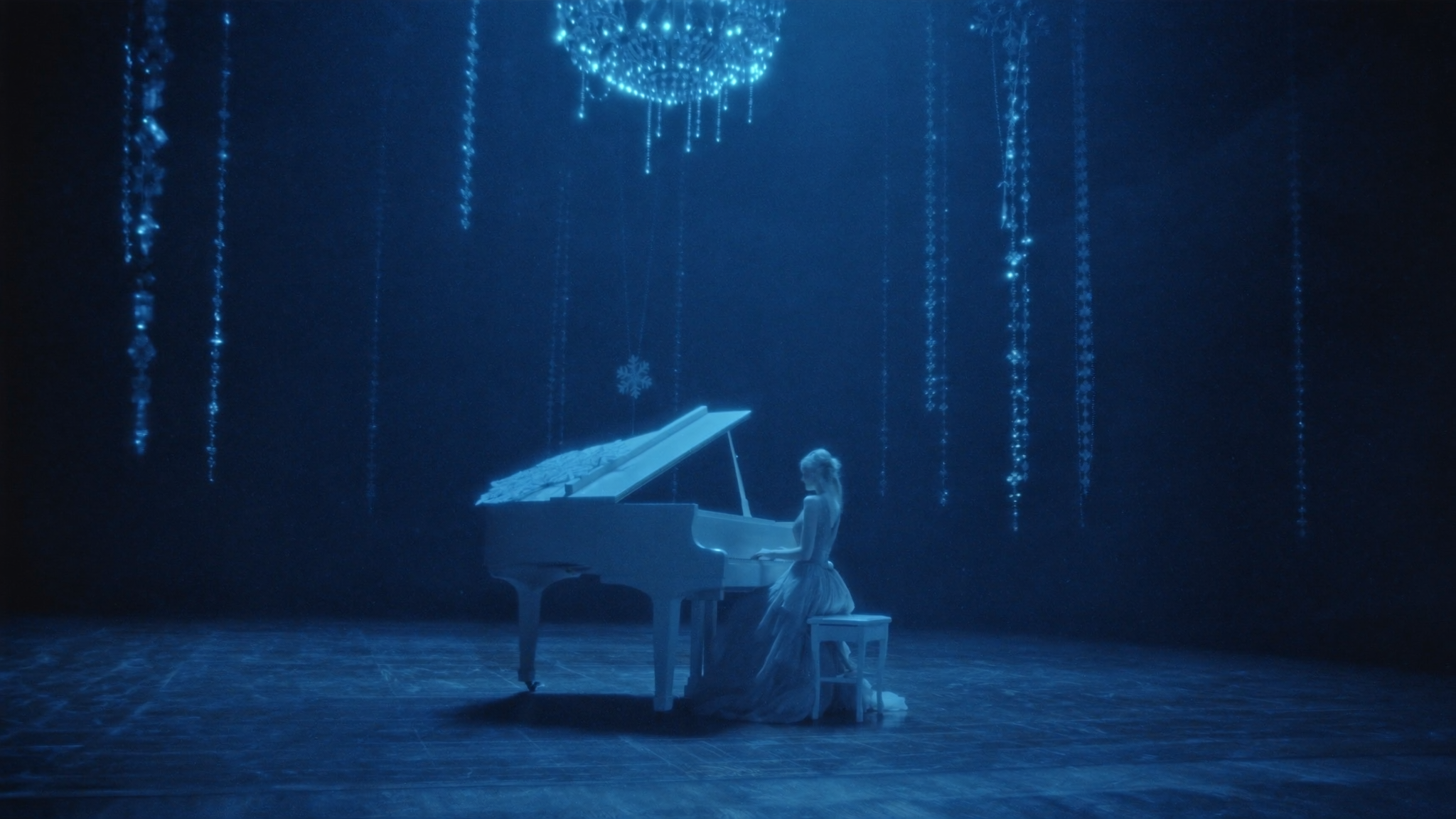 Piano scene